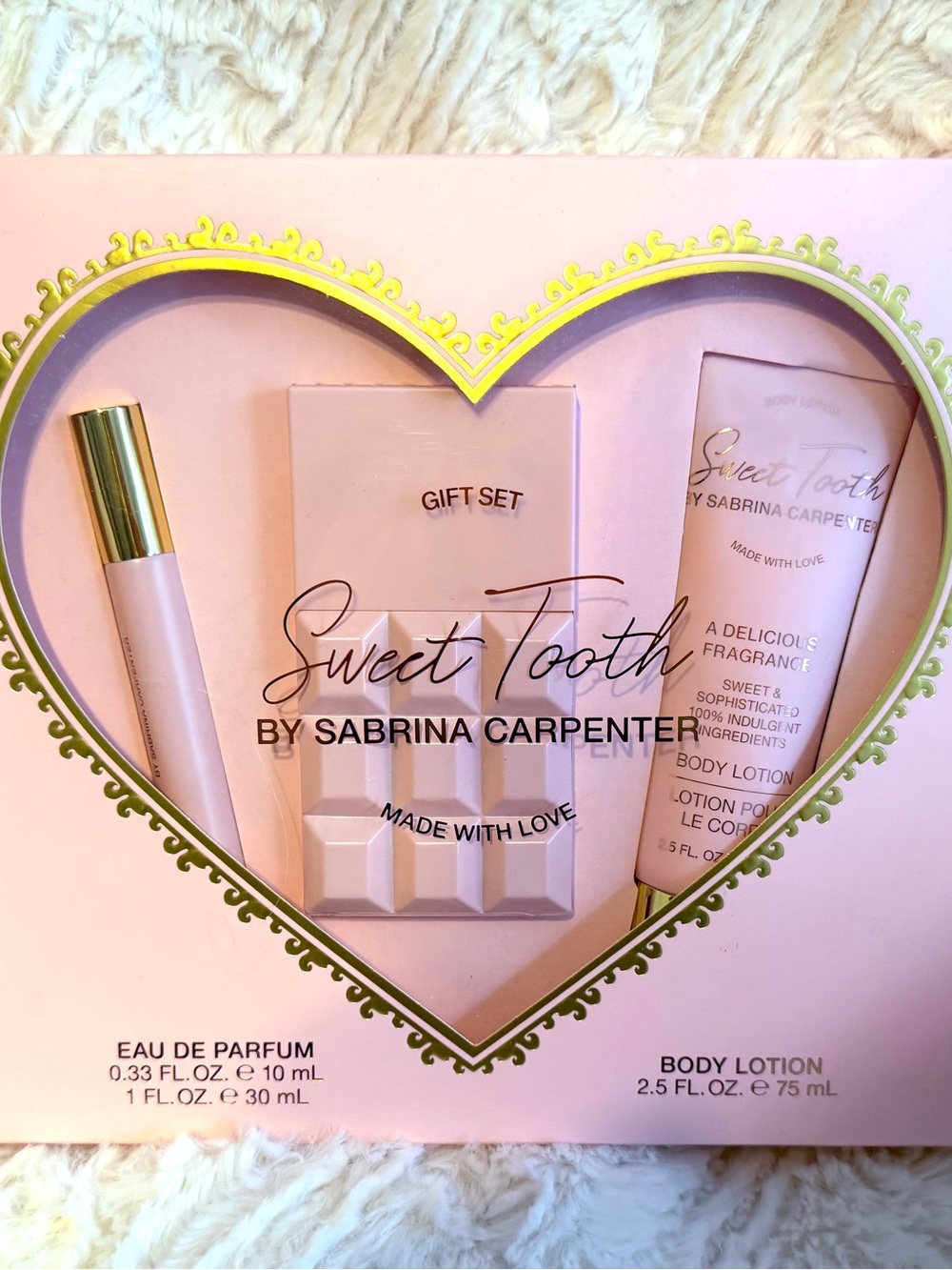 Sabrina Carpenter Gift Set - Picture 3 of 4